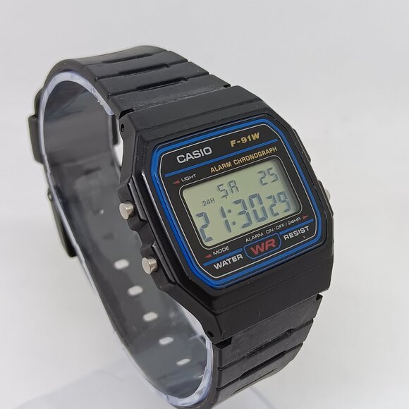 Casio Classic F91W Unisex 34mm x 38mm Black Resin Digital Watch - Picture 4 of 11